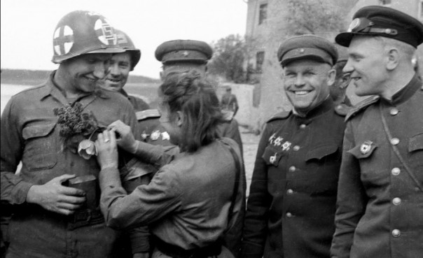 Братья по оружию: 72 года назад состоялась встреча на Эльбе Братья по оружию: 72 года назад состоялась встреча на Эльбе