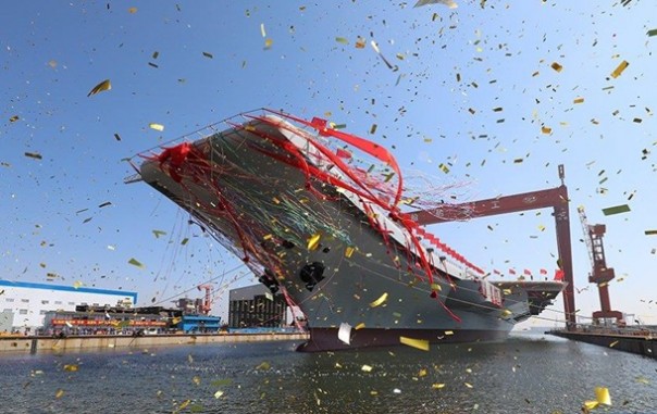 Китай спустил на воду второй авианосец