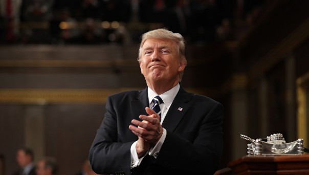 Трамп рассматривает возможность закрытия суда, заблокировавшего его указы