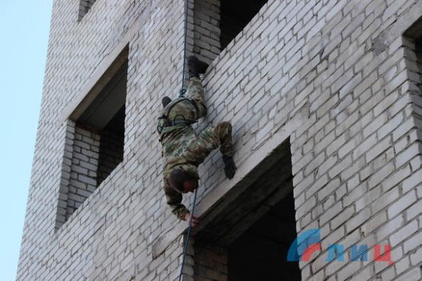 Сводка от НМ ЛНР 27 апреля 2017. Бригада ВСУ потеряла две БМП из-за халатности командиров Сводка от НМ ЛНР 27 апреля 2017. Бригада ВСУ потеряла две БМП из-за халатности командиров