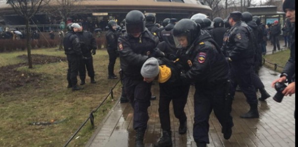 Сторонникам Ходорковского не удалось спровоцировать беспорядки в Москве, в трех городах России задержали сторонников оппозиции