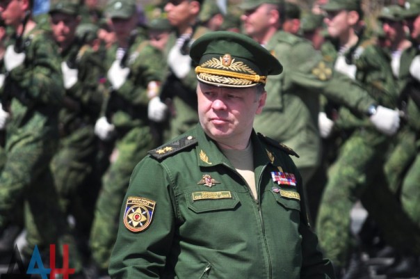 Более тысячи силовиков ДНР приняли участие в репетиции парада Победы в центре Донецка Более тысячи силовиков ДНР приняли участие в репетиции парада Победы в центре Донецка