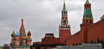 Кто нападает на Ленина в мавзолее