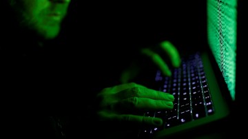 Atlantic: западные демократии шатаются и без «кибератак Путина»