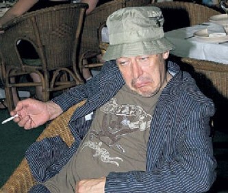 Михаил Ефремов стихами попытался осквернить День Победы