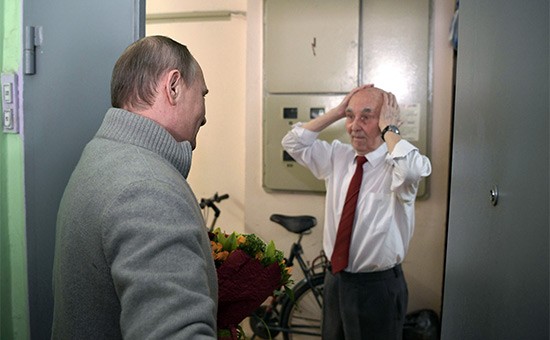 Путин навестил экс-резидента, под началом которого работал в Дрездене Путин навестил экс-резидента, под началом которого работал в Дрездене