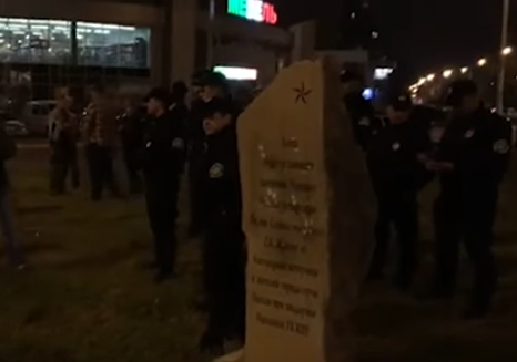 В Одессе по требованию нацистов снесли памятник Жукову накануне Дня Победы