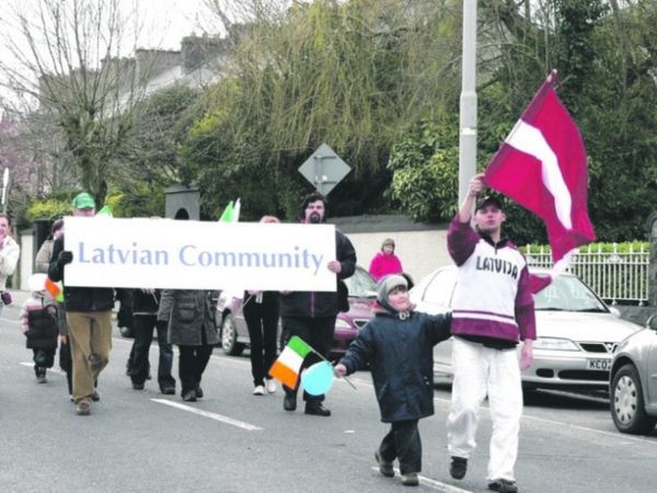Латвия теряет рассудок: стало известно, почему люди массово покидают страну Латвия теряет рассудок: стало известно, почему люди массово покидают страну