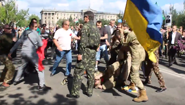 Афганцы в Николаеве намяли бока нацистам «Азова»