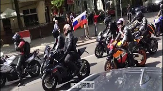 Берлин 9 мая 2017: проезд мотоколонны «Ночных Волков» к Парку Победы и "Бессмертный полк".