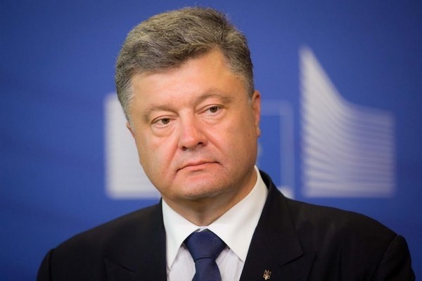 Режим Порошенко рушится - эксперт