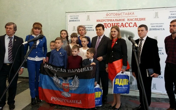 Иосиф Кобзон поздравил школьников ДНР с победой в конкурсе рисунков об индустрии Донбасса