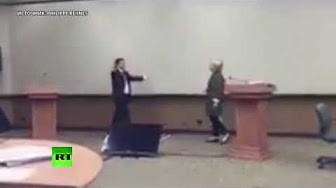 "Иди лучше тренируйся вон на… на кошках" © Уклониться от объятий Трампа: как Клинтон тренировалась накануне предвыборных дебатов