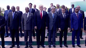 «За спиной, как за стеной»: на групповой фотографии Дональд Трамп загородил Ангелу Меркель