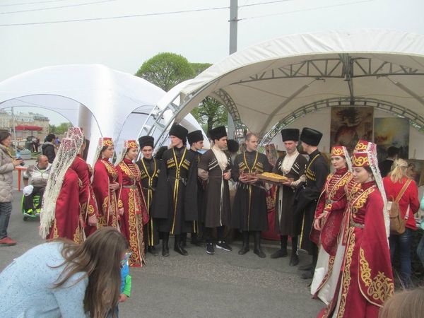 День города здорового человека. "Бал национальностей" Санкт-Петербург. Видео- Фоторепортаж День города здорового человека. "Бал национальностей" Санкт-Петербург. Видео- Фоторепортаж