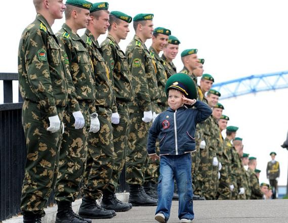 Памятник пограничникам сегодня открыли на набережной в Астрахани Памятник пограничникам сегодня открыли на набережной в Астрахани