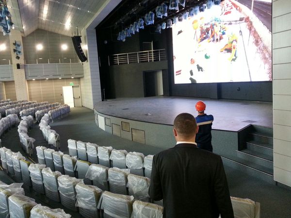 Пока на Украине открывают туалеты... Пока на Украине открывают туалеты...