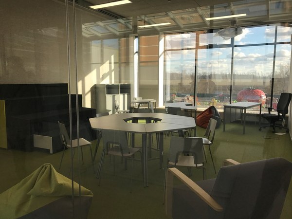 Пока на Украине открывают туалеты... Пока на Украине открывают туалеты...