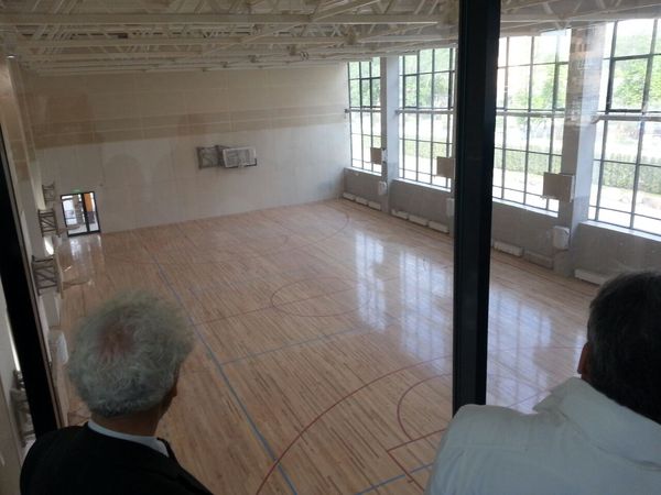 Пока на Украине открывают туалеты... Пока на Украине открывают туалеты...