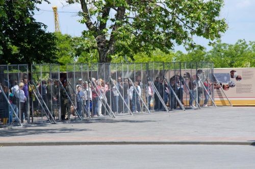 Одесса. Клетка. Порошенко: «Я – президент Украины! И никогда народ не грабил!»