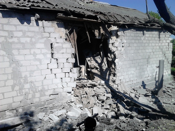 Сводка от НМ ЛНР 29 мая 2017. Укрофашисты обстреляли Первомайск, повреждены дома и хозпостройки