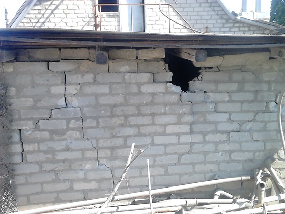 Сводка от НМ ЛНР 29 мая 2017. Укрофашисты обстреляли Первомайск, повреждены дома и хозпостройки