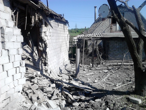 Сводка от НМ ЛНР 29 мая 2017. Укрофашисты обстреляли Первомайск, повреждены дома и хозпостройки