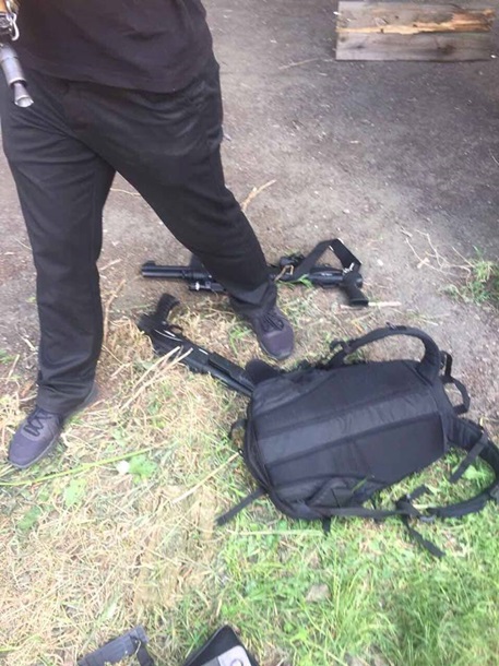 В/на Украина жить стало лучше, жить стало веселей: После перестрелки в Винницкой области полиция задержала 42 человека. В/на Украина жить стало лучше, жить стало веселей: После перестрелки в Винницкой области полиция задержала 42 человека.