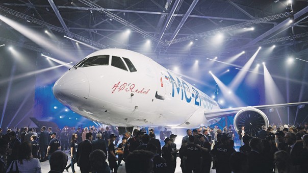 Первый летный экземпляр МС-21 покинул сборочный цех