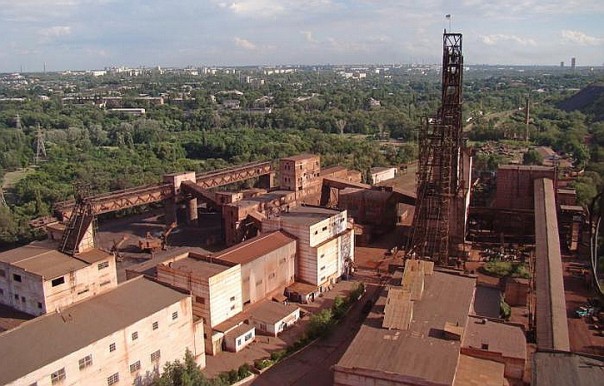 На «украинском» Донбассе забастовали шахтеры – требуют зарплаты, как при Януковиче На «украинском» Донбассе забастовали шахтеры – требуют зарплаты, как при Януковиче