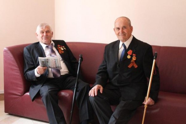 Сводка от НМ ЛНР 4 мая 2017. Жители Георгиевки открыли памятные доски учителям, погибшим в результате агрессии Киева Сводка от НМ ЛНР 4 мая 2017. Жители Георгиевки открыли памятные доски учителям, погибшим в результате агрессии Киева