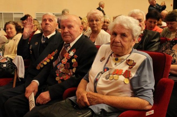 Сводка от НМ ЛНР 4 мая 2017. Жители Георгиевки открыли памятные доски учителям, погибшим в результате агрессии Киева Сводка от НМ ЛНР 4 мая 2017. Жители Георгиевки открыли памятные доски учителям, погибшим в результате агрессии Киева