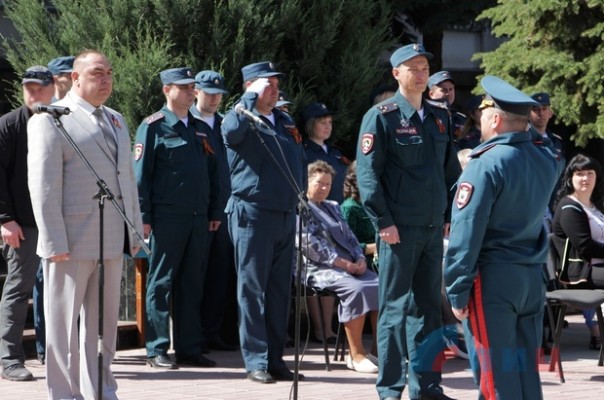 Глава ЛНР поздравил сотрудников МВД Республики с Днем Победы и вручил краповые береты Глава ЛНР поздравил сотрудников МВД Республики с Днем Победы и вручил краповые береты