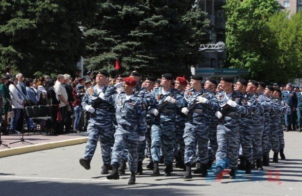 Глава ЛНР поздравил сотрудников МВД Республики с Днем Победы и вручил краповые береты Глава ЛНР поздравил сотрудников МВД Республики с Днем Победы и вручил краповые береты