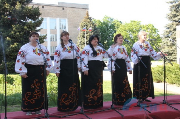 Сводка от НМ ЛНР 7 мая 2017. Отличившиеся бойцы Комендантского полка ЛНР получили медали и повышение по службе Сводка от НМ ЛНР 7 мая 2017. Отличившиеся бойцы Комендантского полка ЛНР получили медали и повышение по службе