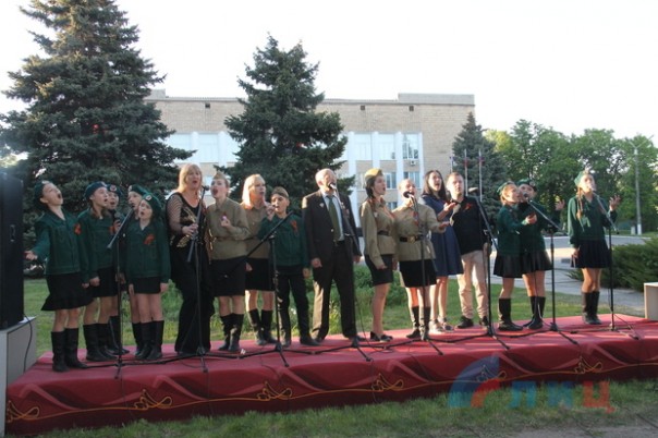 Сводка от НМ ЛНР 7 мая 2017. Отличившиеся бойцы Комендантского полка ЛНР получили медали и повышение по службе Сводка от НМ ЛНР 7 мая 2017. Отличившиеся бойцы Комендантского полка ЛНР получили медали и повышение по службе