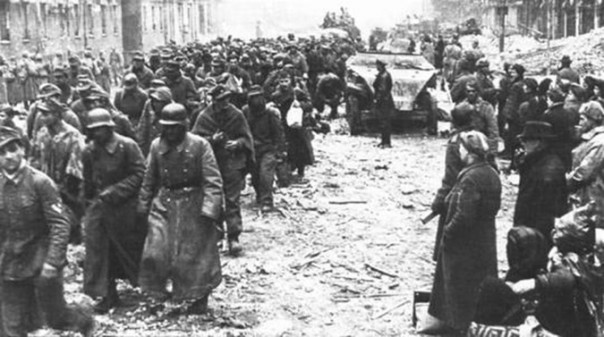 Сдача Берлина — пролог капитуляции фашистской Германии Сдача Берлина — пролог капитуляции фашистской Германии