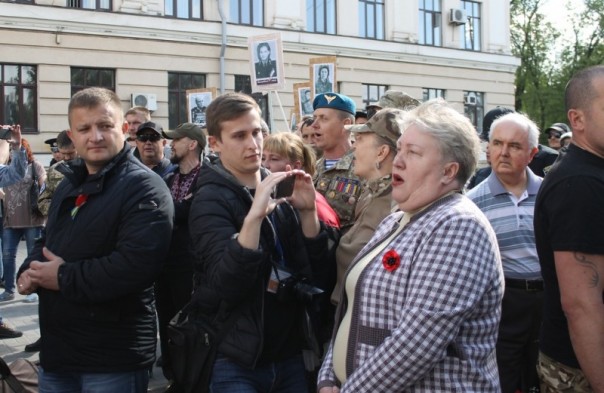 День Победы в Запорожье: Так с кем нам примиряться-то?