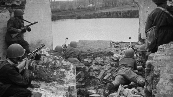 Как деды нынешних необандеровцев русский город защищали