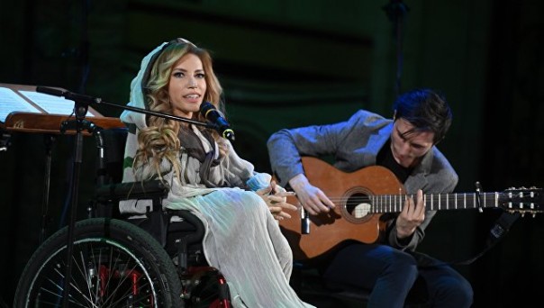 Самойлова спела для севастопольцев на концерте в День Победы