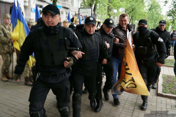 День победы на той стороне, провокации, драки…
