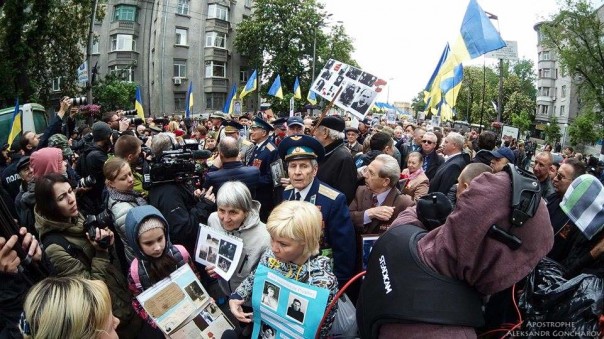 День победы на той стороне, провокации, драки…