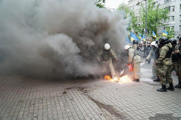 День победы на той стороне, провокации, драки…