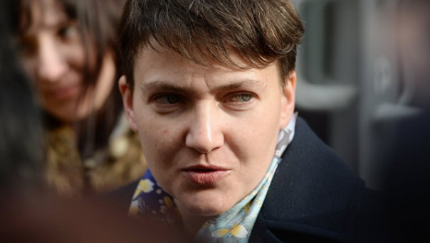 Савченко попросила Макрона усилить санкции против России