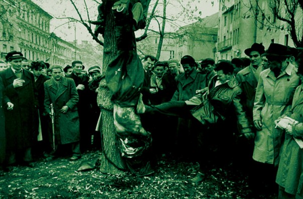 Авторитетный американский журнал обвинил Вятровича и его институт в фальсификации истории Авторитетный американский журнал обвинил Вятровича и его институт в фальсификации истории