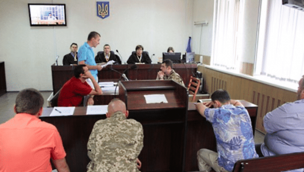 ВСУ начали сбиваться в банды, промышляющие разбоями и грабежами ВСУ начали сбиваться в банды, промышляющие разбоями и грабежами