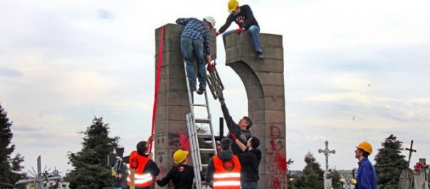 Польша и Украина продолжат взаимное уничтожение памятников