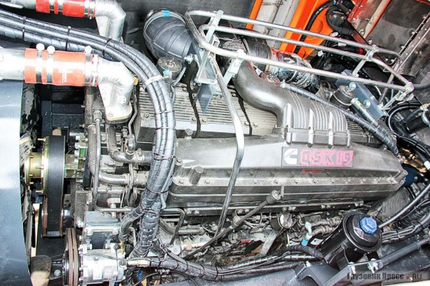 Алмазовоз для Якутии: 130-тонный самосвальный автопоезд ТОНАР-45252 Алмазовоз для Якутии: 130-тонный самосвальный автопоезд ТОНАР-45252