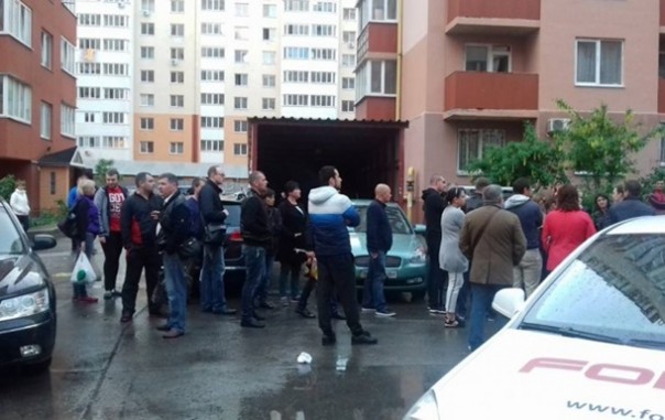 Массовая драка в Одессе: Полицейскому сломали нос Массовая драка в Одессе: Полицейскому сломали нос