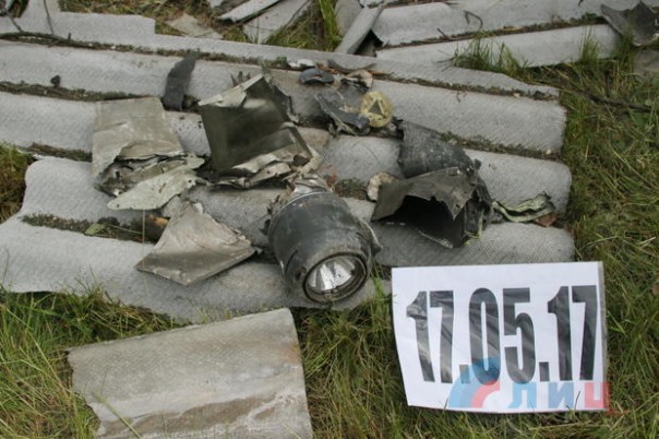 Сводка от НМ ЛНР 17 мая 2017. Укрофашисты обстреляли из ПТУРа в жилой дом семьи пенсионеров в пос Фрунзе